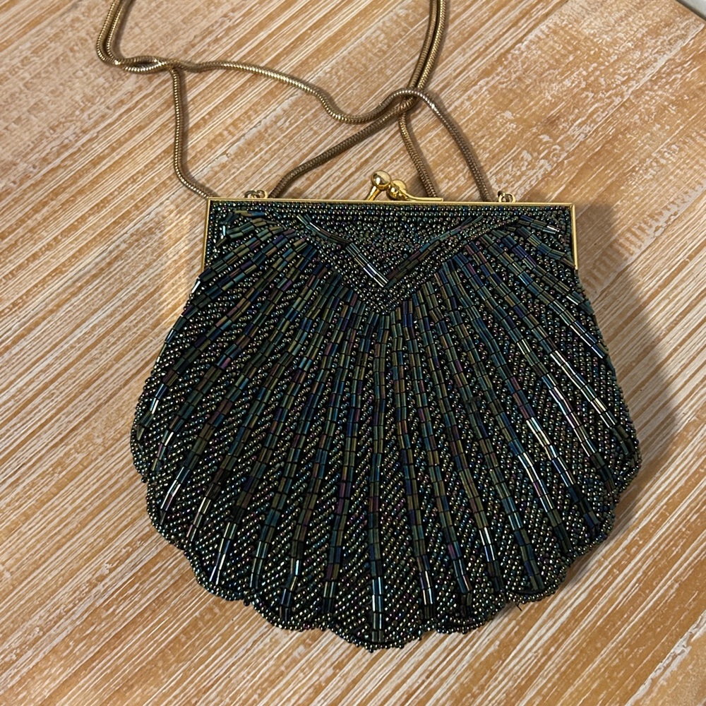Valerie Stevens Crossbody Clam Shell Beaded Snap Close Purse Clutch shimmering